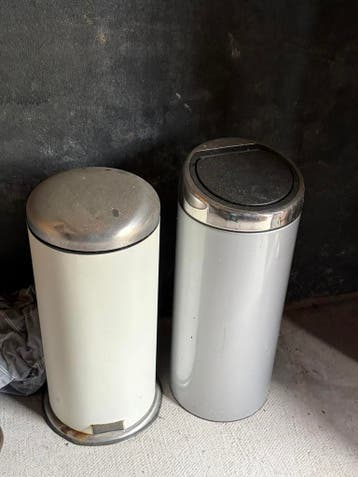 Gratis 2 prullenbakken (ikea en brabantia) (alleen per 2)