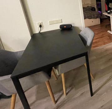 Eettafel + 2 stoelen | Gratis afhalen 3 mei!