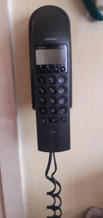 Gratis: oude Profoon wandtelefoon