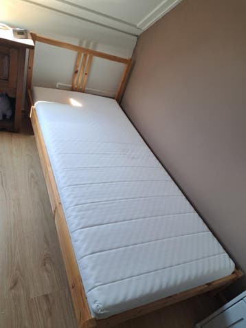 Ikea bed 1persoons 90200