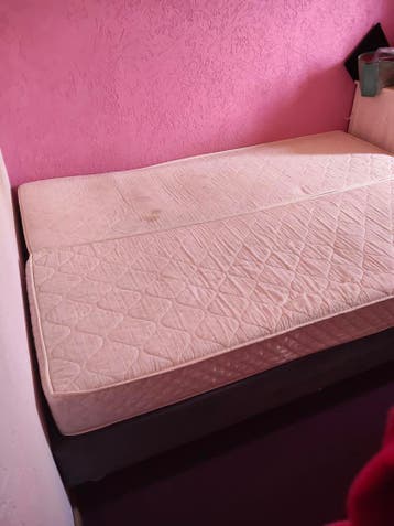 Boxspring 2x  GRATIS