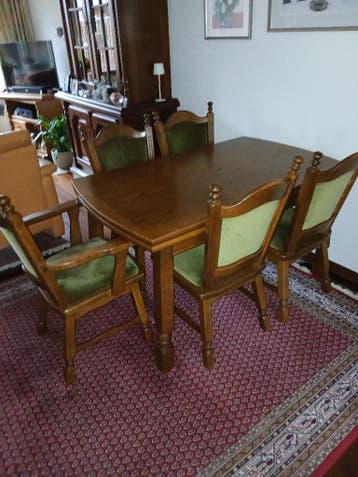 eettafel eiken uitschuifbaar met zes stoelen