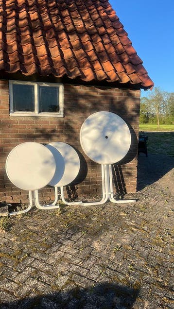 Gratis ophalen! 1x statafel 2x lage tafel