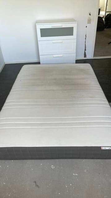 Gratis matras 140 x 200