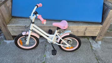 GERESERVEERD. Kinderfiets 14 inch met zijwieltjes