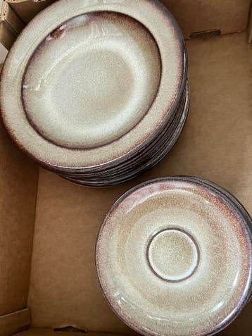 Servies, borden, schotels, grote en kleine schalen