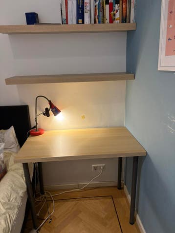 Bureautje buro en planken ikea