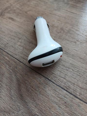Oplader voor in de auto