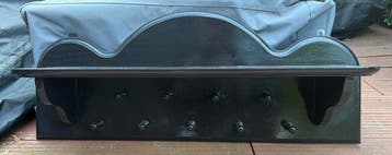 Gratis! Twee wandrekjes wandplanken zwart