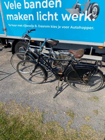 Oude batavis en gazelle fiets