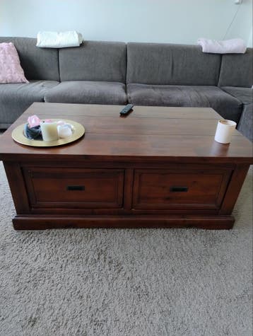 Gratis Mooie salon tafel