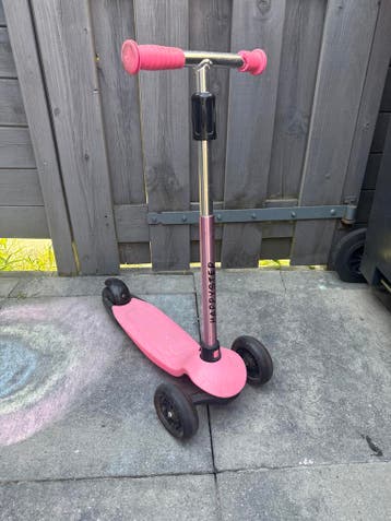 Roze Happy Step kinderstep met 3 wielen GRATIS