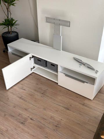 Ikea Besta TV Meubel met TV Ophangbeugel
