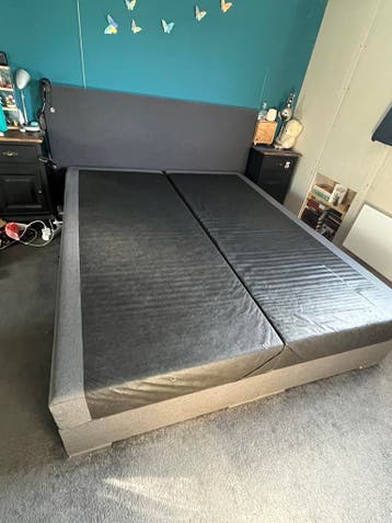 Boxspring 160x200 met gebruikssporen