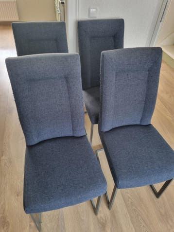 4 blauwe Henders & Hazel (H&H) stoelen