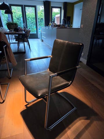 3 Leren stoelen - gratis af te halen