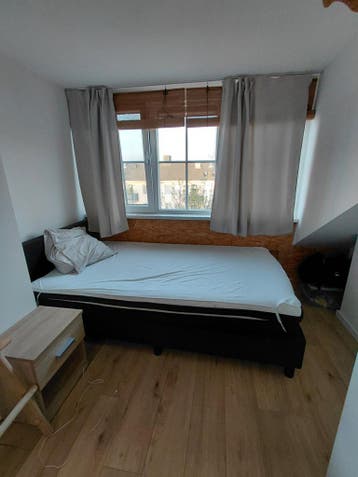 Gratis onderstel bed 200x120 cm (excl. matras)