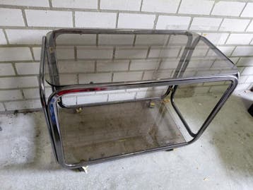 Glazen theewagen
