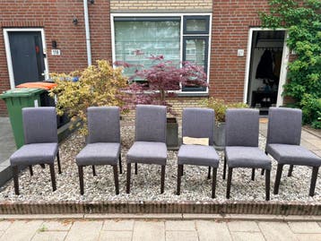 6 gratis eetkamerstoelen: staan droog binnen