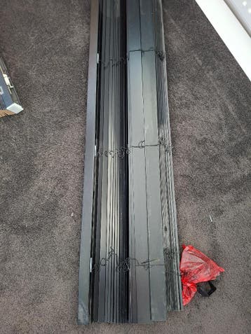 Gratis: zwarte jaloezieën/shutters/zonwering