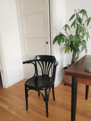 Set of 4 chairs (free)