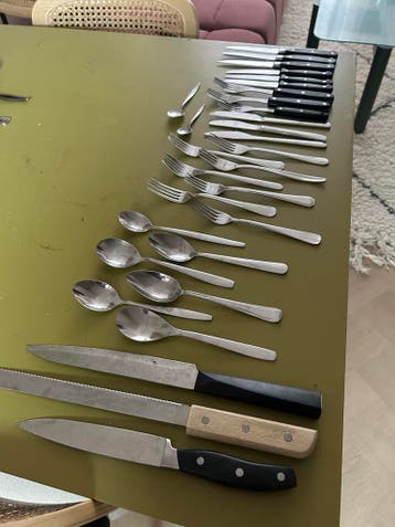 Gratis bestekset - Snijmessen, vorken, messen en lepels