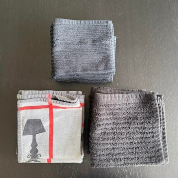 Gratis: 11 zwarte vaatdoekjes + 4 theedoeken