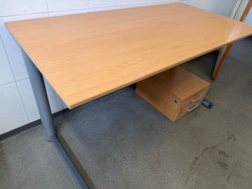 Bureau met ladeblok
