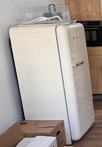 Smeg Koelkast gratis op te halen.
