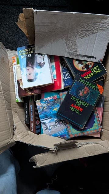 Gratis 2 verhuisdozen vol met boeken
