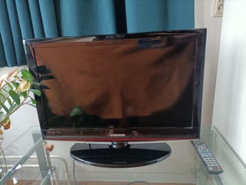 Samsung LE26C450E1W LCD TV - 26 inch