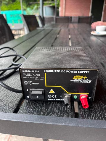 DC power supply