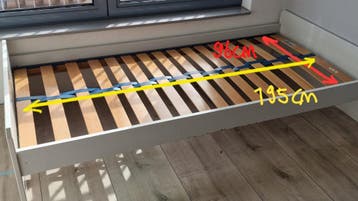 Gratis bed frame