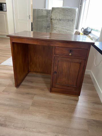 Klasiek bureau gratis afhalen