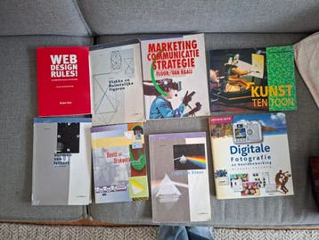 Gratis: oude schoolboeken Grafisch Lyceum, in 1x ophalen