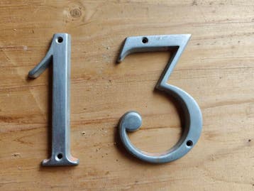 Huisnummer 1, 3, 13 of 31 - Geborsteld aluminium