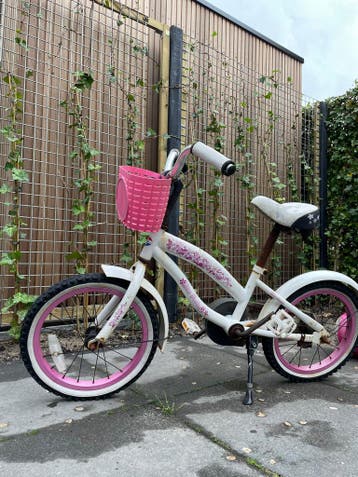 Kinderfiets met lekke band - nog veel plezier mee te beleven