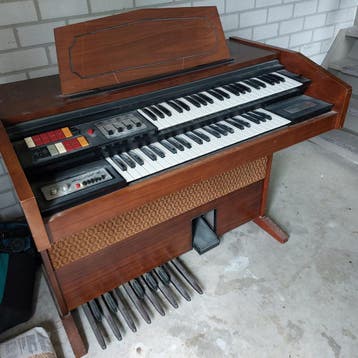 Orgel GRATIS  zo snel mogelijk ophalen. Anders gaat hij weg.
