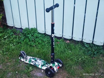 Gratis. Kinderfiets, step en autostoeltje.