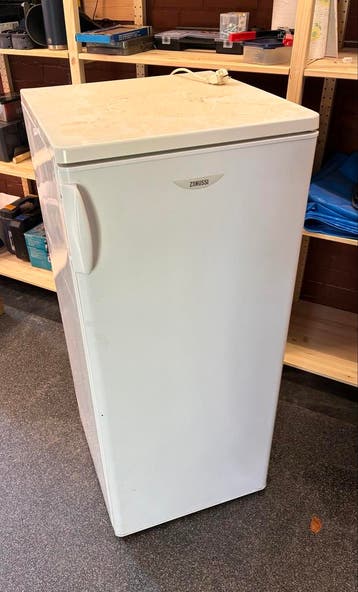 Zanussi koelkast, werkend, gratis