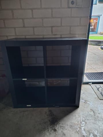 2 zwarte kasten - gratis af te halen in Bavel