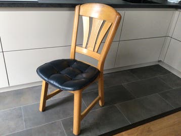 Eettafel met 6 stoelen