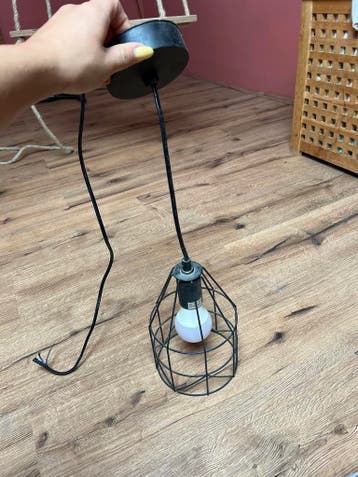Gratis lamp ophalen - Zwarte draadkooi hanglamp