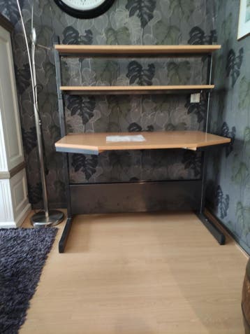 IKEA Jerker bureau  gratis