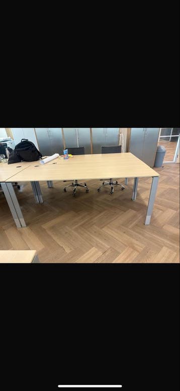 gratis ophalen! Ma 4 mei 3 bureautafels