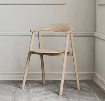 Op zoek naar 2 bolia swing eetstoelen witgepigmenteerd