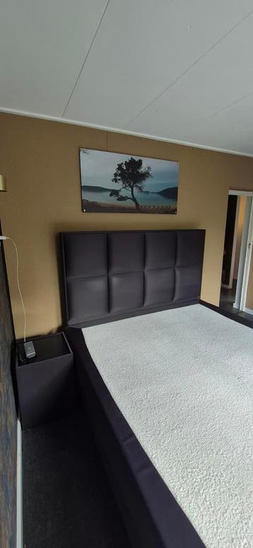 Gratis: Boxspring 180x210 in goede staat