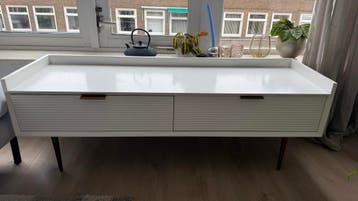 Tv meubel met klapdeuren