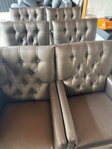 6 stoelen gratis af te halen