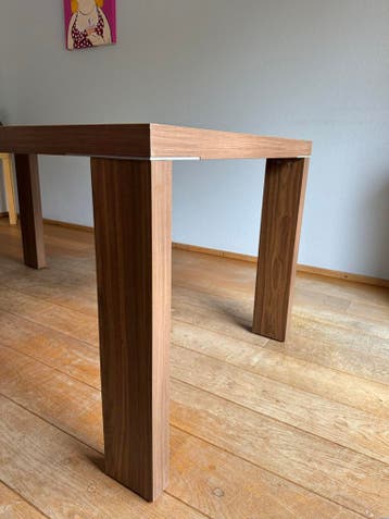 Gratis moderne eettafel (hout, 4-6 personen)